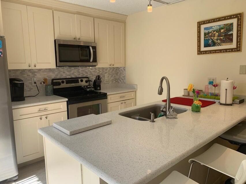 Building Photo - 623 Buttonwood Ln