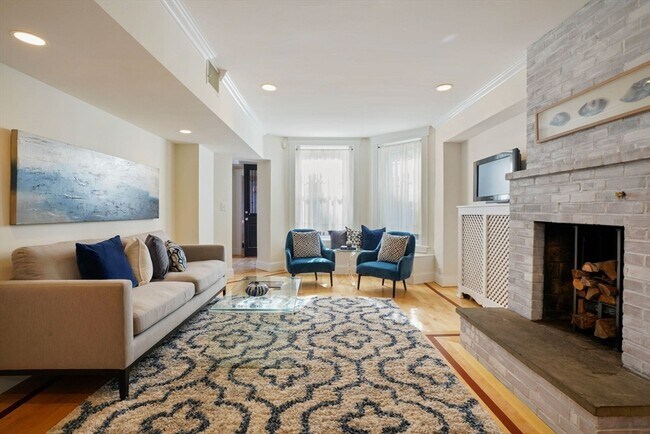 Building Photo - 298 Marlborough St