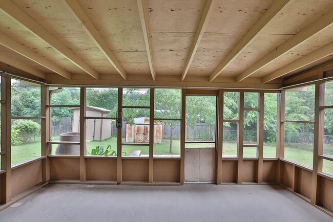 Building Photo - 4619 Raintree Blvd