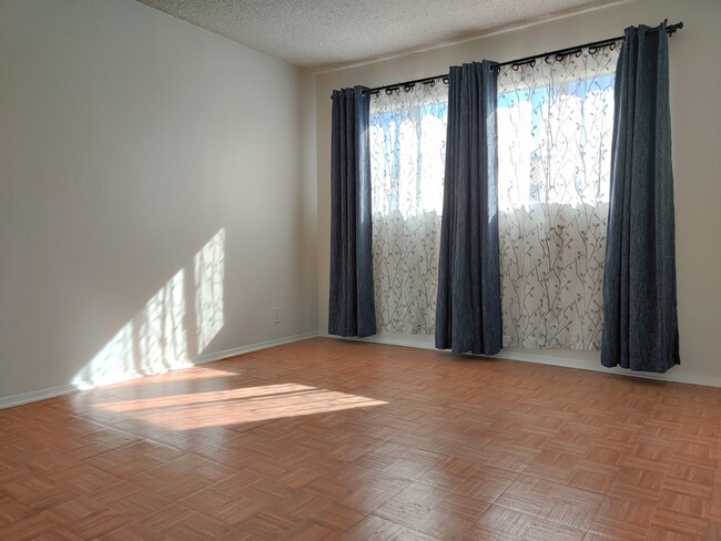 Master bedroom - 228 Newport Ave