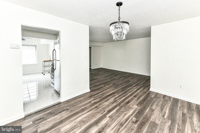 Building Photo - 10204 Bushman Dr