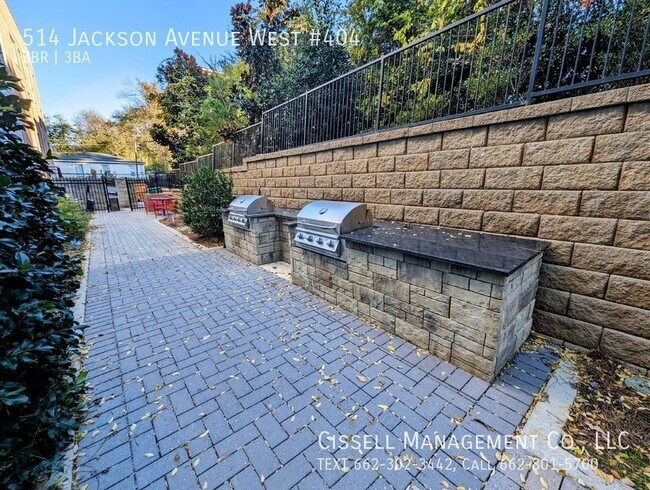 Building Photo - 514 Jackson Avenue West #404