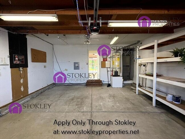 Building Photo - 1105 Rock Creek Way