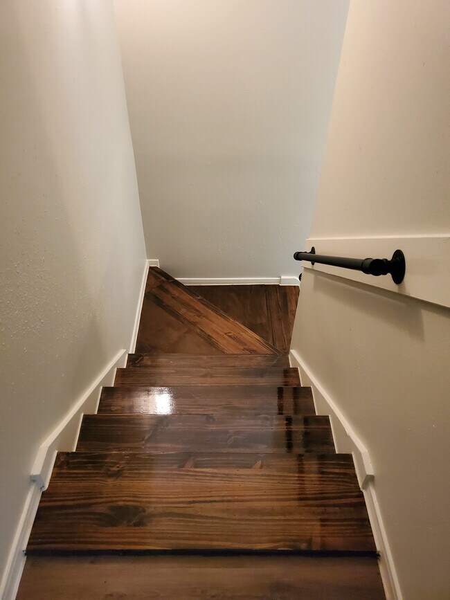 Stairs - 3725 Amos St