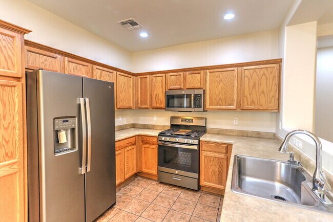 Building Photo - Rancho Sahuarita