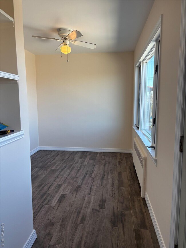 Building Photo - 514 E Park Ave