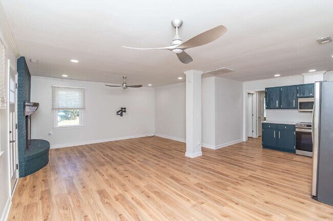 Building Photo - ADORABLE 3 BR | 1 BA Home in Dudley | Fully Renovated and Move-In Ready!