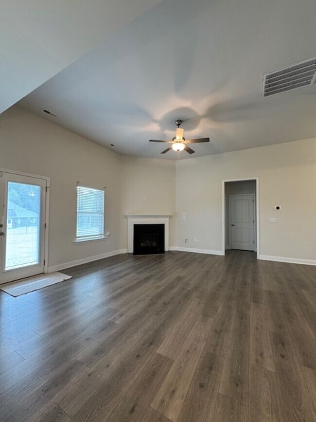Building Photo - 208 S Merganser Dr