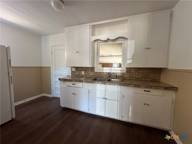 Building Photo - 726 E Humphreys St