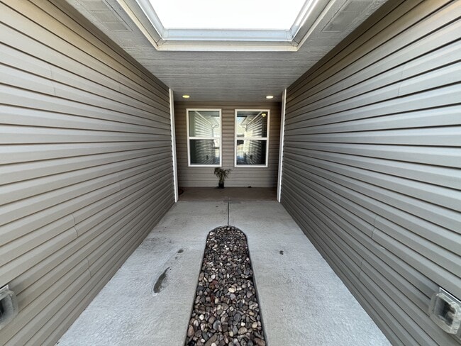 Building Photo - 5326 Hillside136