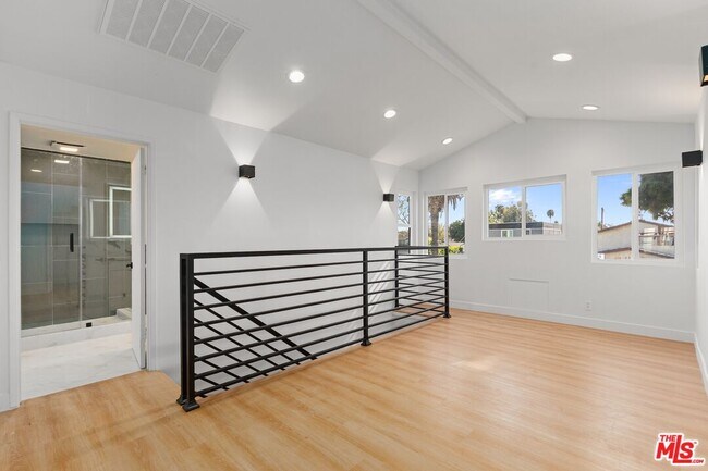 Building Photo - 2522 Armacost Ave