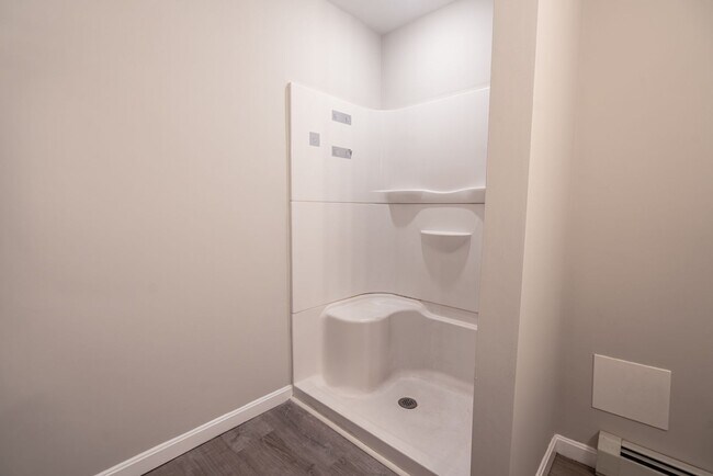 Building Photo - 9 Veto St