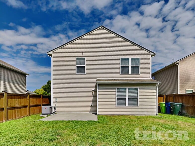 Building Photo - 4416 Lyman Ave