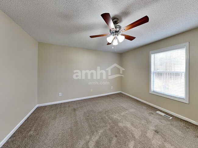 Building Photo - 405 Ivy Crest Dr