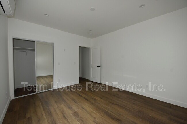 Building Photo - 18750 Valerio St