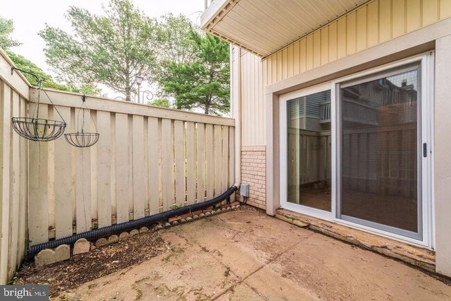 Building Photo - 7938 Bentley Village Dr