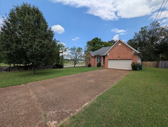 Building Photo - 1001 Nighthawk Ln
