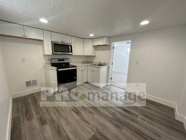 Primary Photo - 160 W 14th St