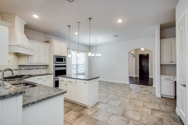 Building Photo - 720 Sandbox Dr