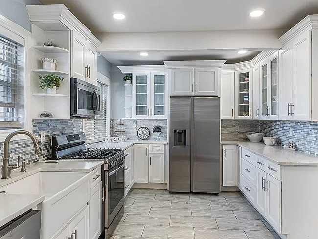 Building Photo - 116-01-116221 221st St