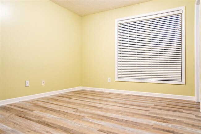 Building Photo - 1315 Great River Pkwy SE