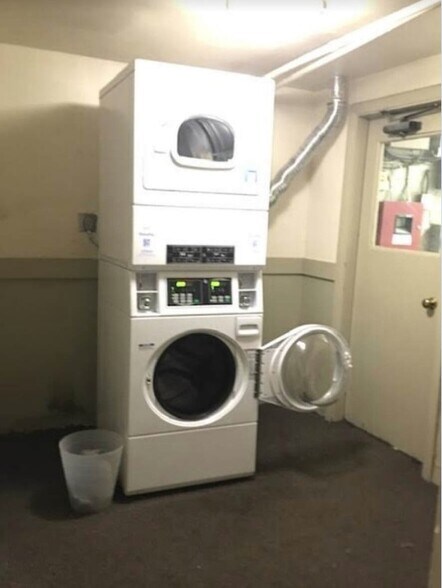 Building Photo - 16 Aberdeen St