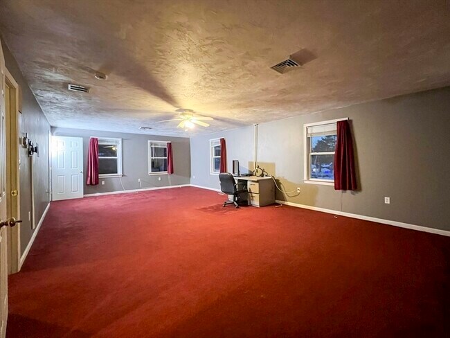 Building Photo - 168 Park Ave