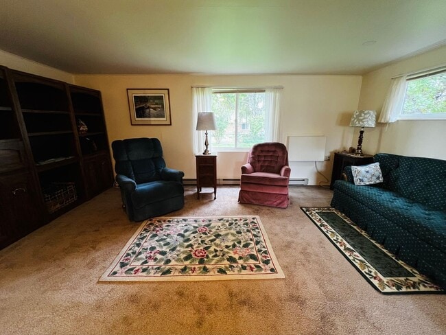 Building Photo - Fully Furnished home- perfect for traveling medical professionals!