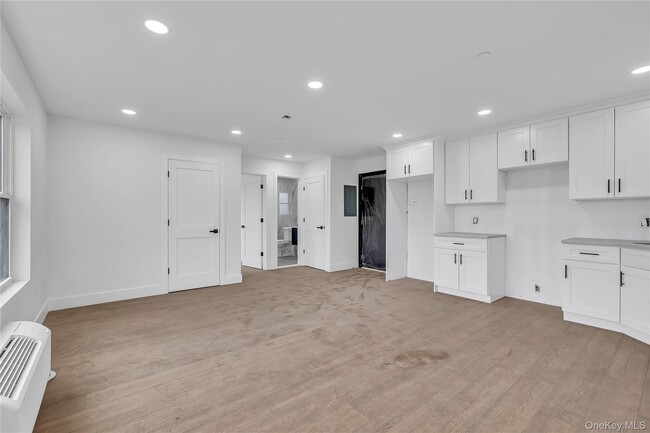 Building Photo - 74 Broadway