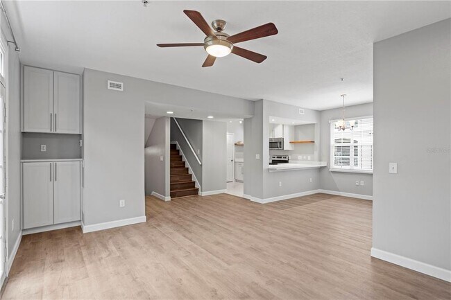 Building Photo - 501 Knights Run Ave