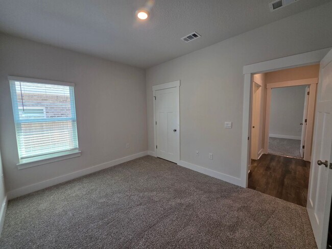 Building Photo - 5839 Sargassum Ln