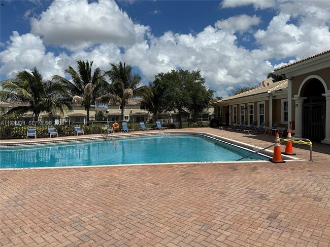 Building Photo - 5954 Royal Way