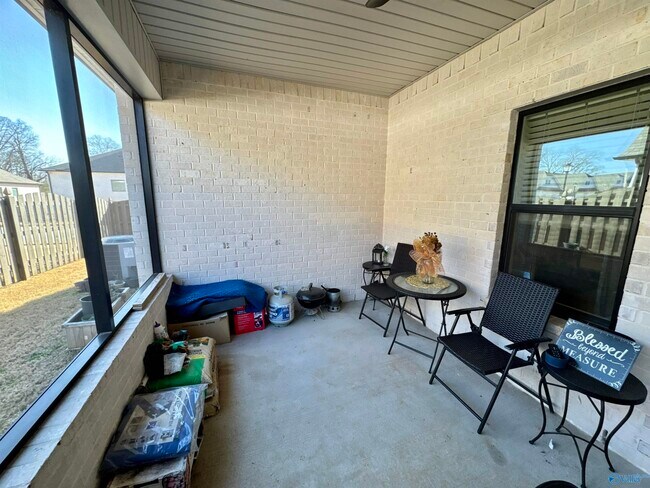 Building Photo - 414 Raleigh Elm Dr