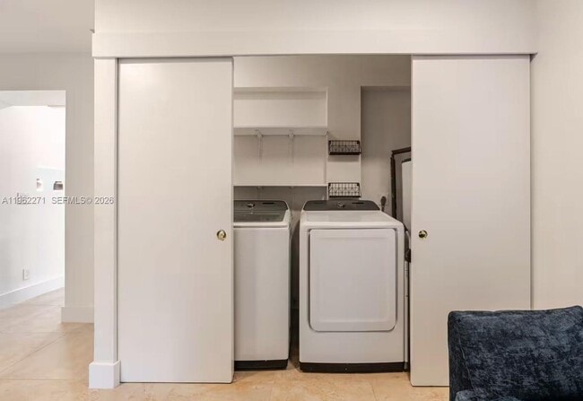 Building Photo - 636 Hibiscus Dr