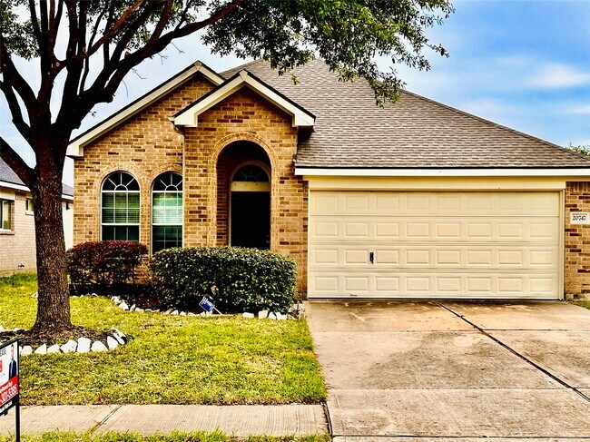 Building Photo - 20747 Pine Rain Ct