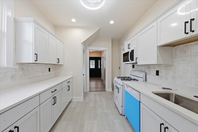 Building Photo - 4627 Mc Neil Ave