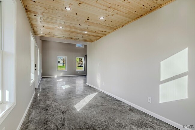 Building Photo - 118a Kirkland Ave