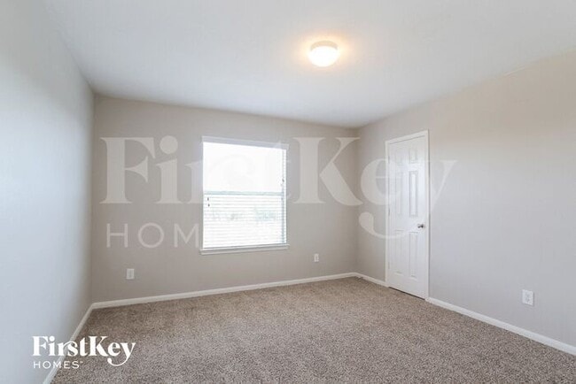 Building Photo - 2811 Long Grove Ln