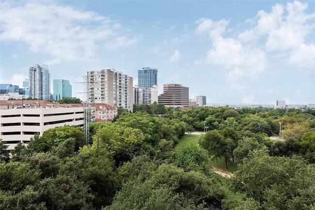 Building Photo - 3310 Fairmount-20412