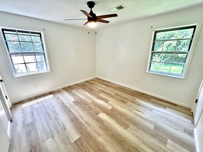 Building Photo - 3215 Delia Ln NW