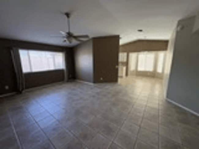 Building Photo - Eastside 3 bedroom 2 bath move in ready