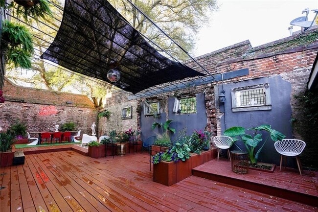 Building Photo - 709 Jackson