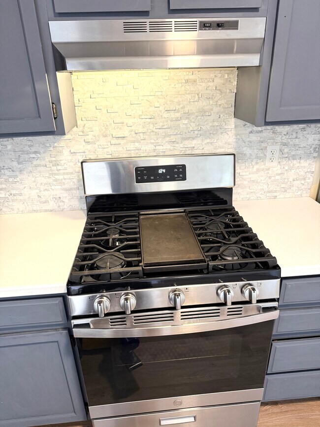 Building Photo - 1971 Darlington Loop