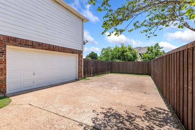 Building Photo - 2112 Country Brook Ln