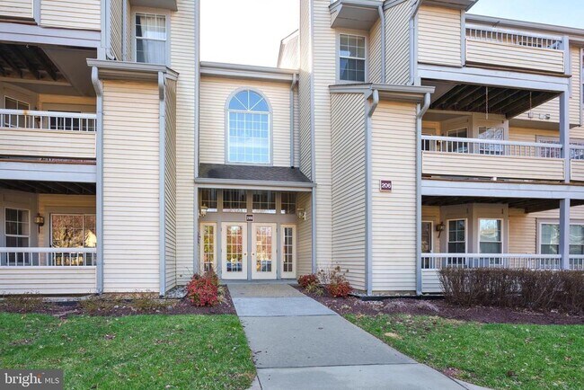 Building Photo - 206 Salem Ct