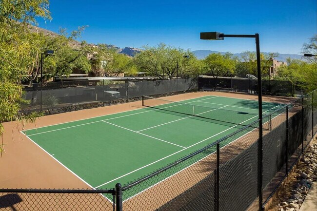 Building Photo - 6655 N Canyon Crest Dr