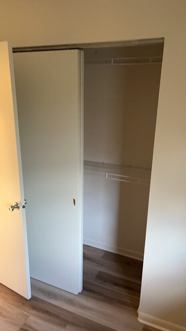 Building Photo - 3043 Regent St