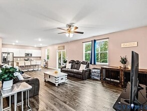 Building Photo - 11125 Chappell Crk Cir