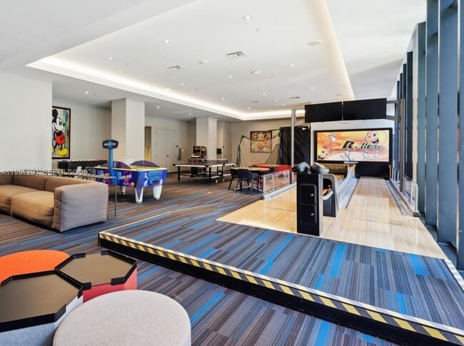 Building Photo - 1010 Brickell Ave