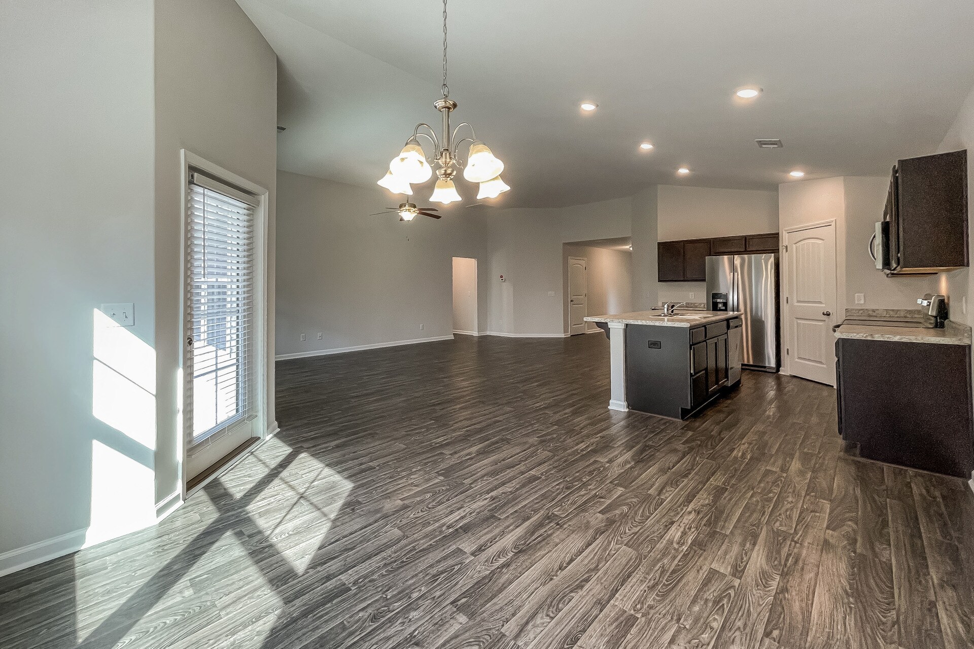 Building Photo - 1127 Autumns Wood Cir E